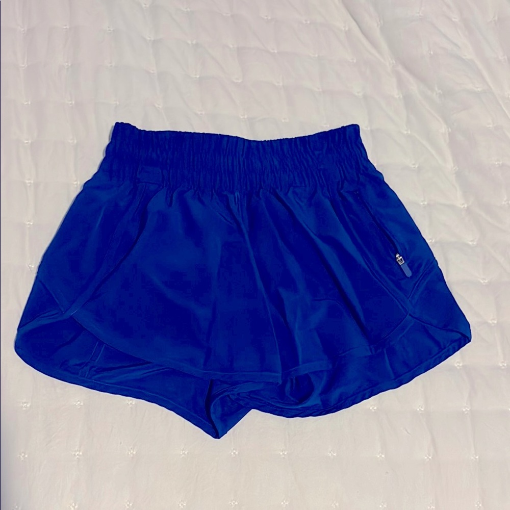 Lululemon Hotty High-Rise lined 2.5” women’s size 2, EUC non smoking house